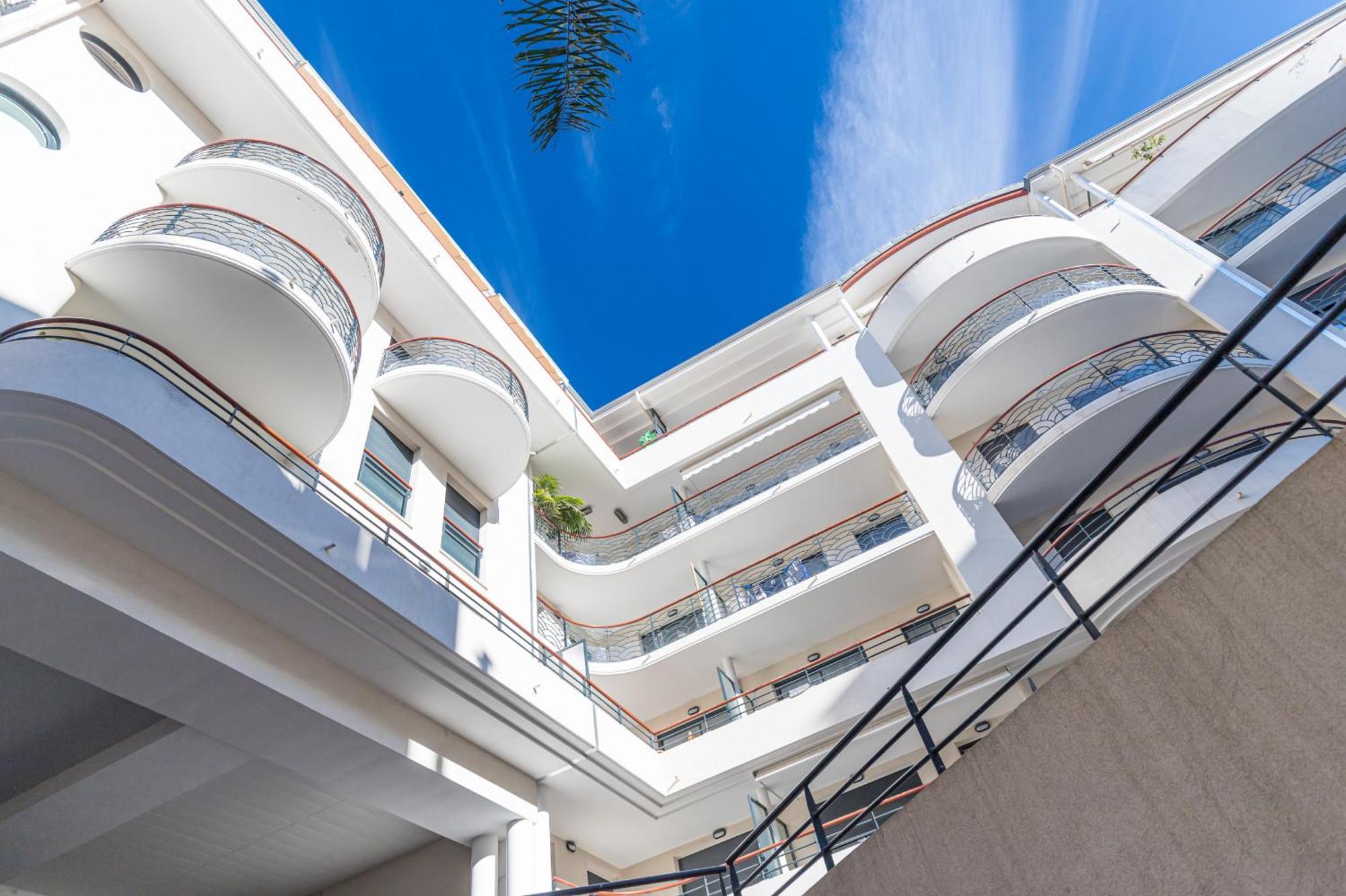Nice 1 Bedroom Downtown Carre D'Or With Garage エクステリア 写真